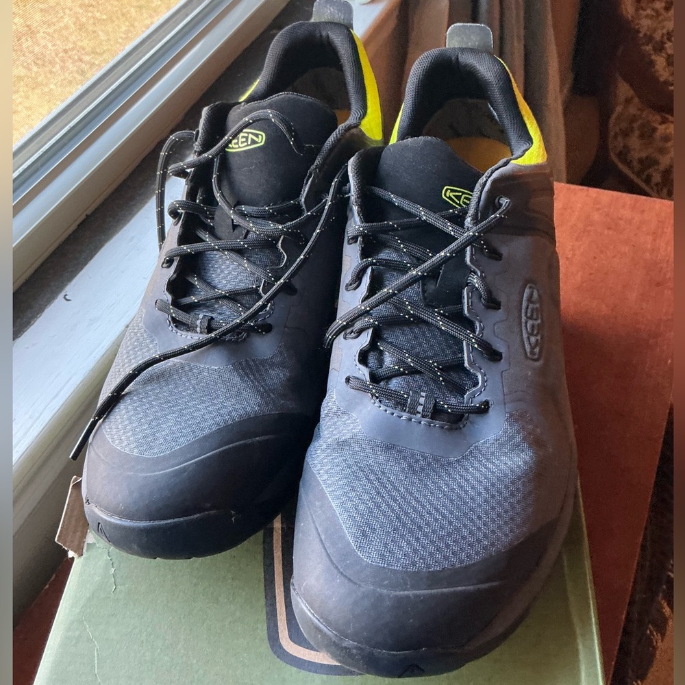 Keen Explore WP Hiking Shoes, Sz 11.5, Black and Yellow. Waterproof